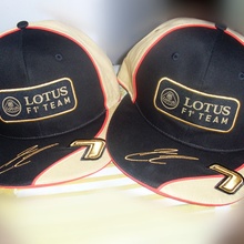 Кепки с символикой «Lotus F1 Team» от Rexona Men