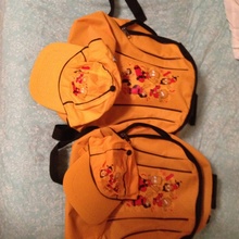 Рюкзак и кепка от Kinder Pingui