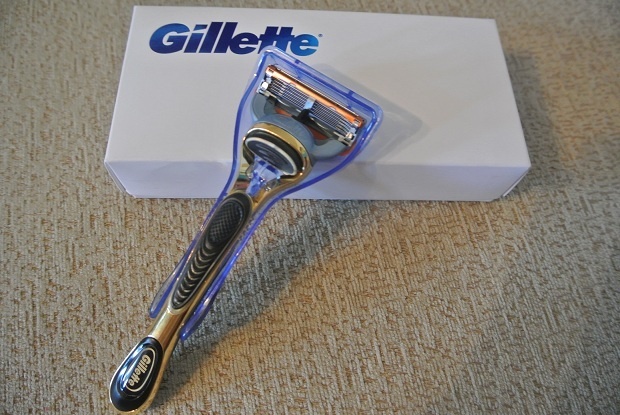 Приз акции Gillette «Выиграй золотую бритву»