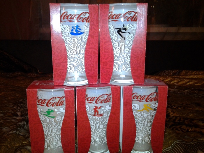 Приз акции Coca-Cola «1 500 000 призов! Собери коллекцию из 5 стаканов!»