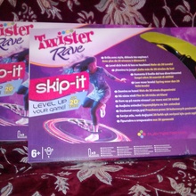 Подарочки от WB Игра Twister Rave Скип ит, Hasbro от Простоквашино