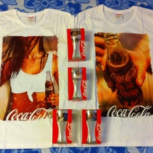 2 футболки и 4 стакана от Coca-Cola