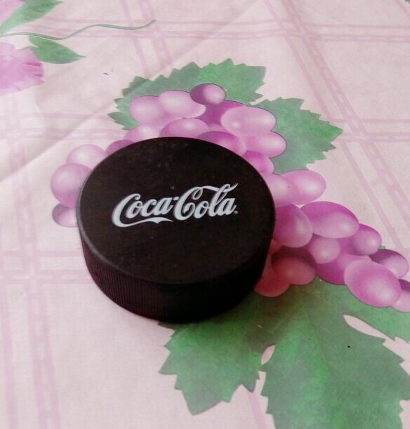 Приз акции Coca-Cola «Купи Coca-Cola  - выиграй билеты на матчи плей-офф Чемпионата КХЛ »