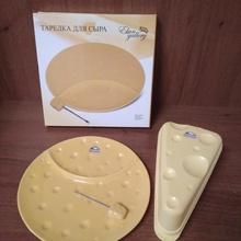 Сырная тарелка и контейнер для хранения сыра. от Hochland