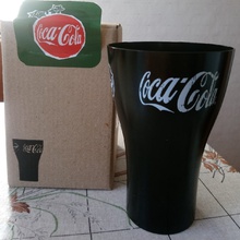 Чёрный бокал от Coca-Cola