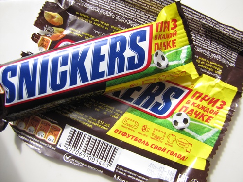Акция «SNICKERS» «Отфутболь свой голод!»