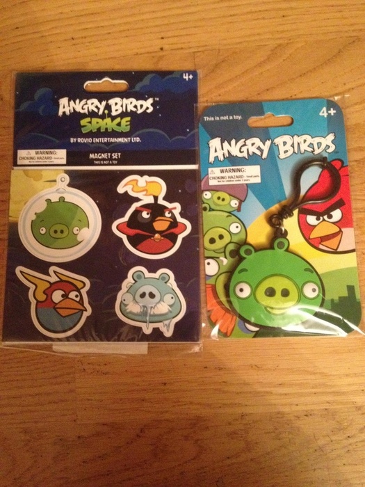 Приз акции Cheetos «Выиграй крутые призы с Angry Birds 2!»
