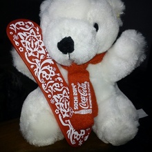 Медвежонок со сноубордом от Coca-Cola