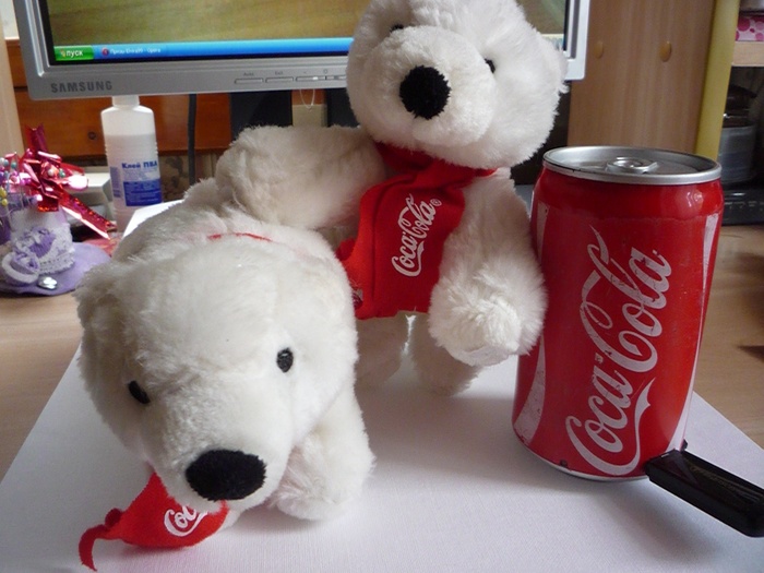 Приз акции Coca-Cola «Встречай новый год с призами! Собери тёплую компанию мишек!»