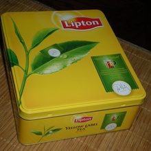 банка,очень удобная.храню в ней ассортимент зелёного пакетированного чая от Lipton