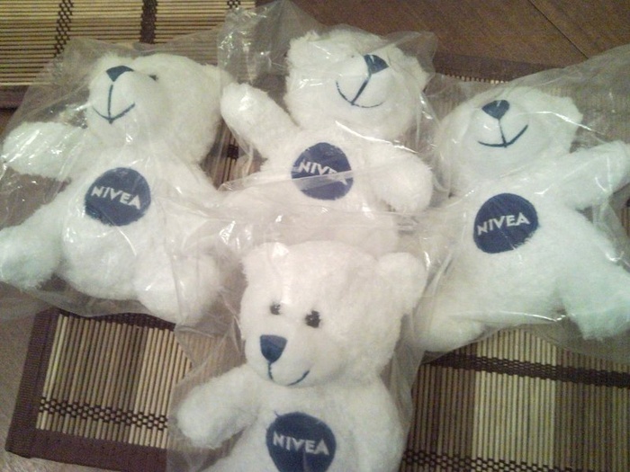 Приз акции NIVEA «Передай тепло заботы с NIVEA детям!»