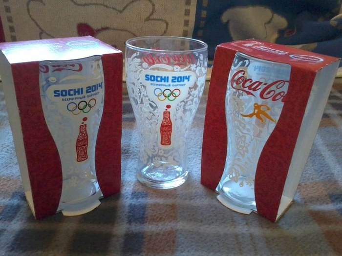 Приз акции Coca-Cola «1 500 000 призов! Собери коллекцию из 5 стаканов!»