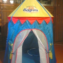 Театр-палатка  от Барни