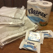 Набор банных полотенец и продукции Kleenex от Kleenex