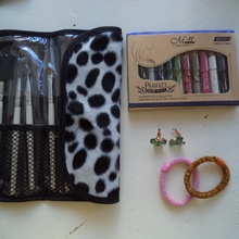 Набор кисточек, карандашей для макияжа, резинки и серьги от Из Китая