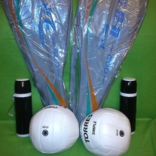 Плед, термос, волейбольный мяч, ракетки для бадминтона. от Skoda