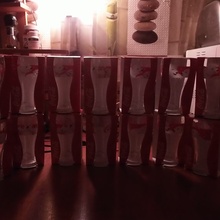 дорогие призы не выставлял-зато стаканы выложил от Coca-Cola