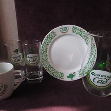 тарелка, стаканы, кувшин и кружка от Фруктовый Сад