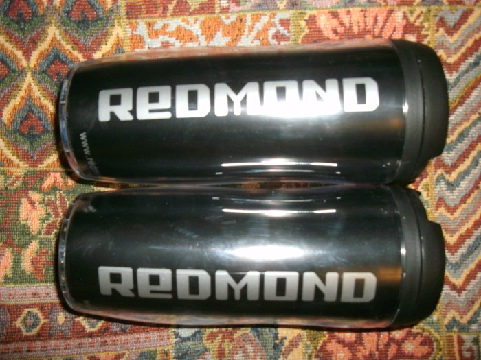 Приз акции Redmond «Термокружка за репост»