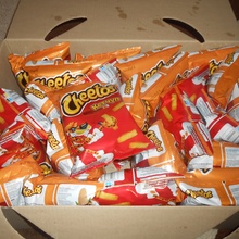 25 упаковок от Cheetos