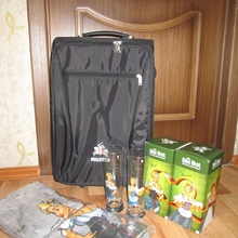 чемодан в немецком стиле;стильный свитшот XL,L;коллекционный бокал от Holsten