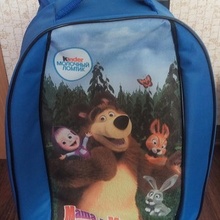 Cтильный чемодан с героями мультфильма «Маша и медведь». от Kinder Pingui (Киндер Пингви): «Маша и медведь - подарок за покупку» (2014)