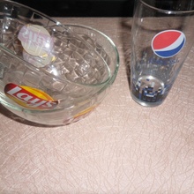 Тарелки и стакан от Pepsi