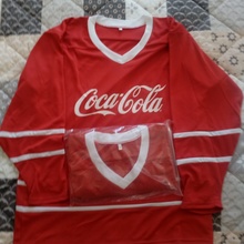 Хоккейный свитер от Coca-Cola