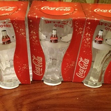 Три стакана от Coca-Cola