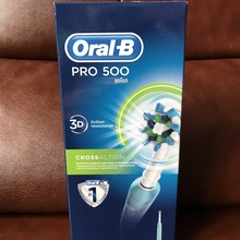 Электрическая зубная щётка от Oral-B