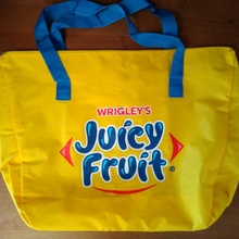 Ещё одна пляжная сумка от Juicy Fruit