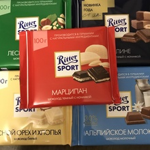 Шоколад привезли от Ritter Sport