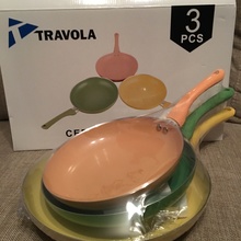 Набор сковородок "Travola", с керамическим покрытием, цвет: оранжевый, зеленый, желтый. Диаметр 22 см, 24 см, 28 см от Простоквашино