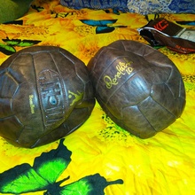 Винтажные футбольные мячи от Магнит