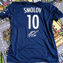 Футболочка с изображением автографа Смолова от Procter & Gamble