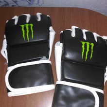 Перчатки UFC от Black Monster