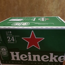 Один из двух ящиков от Heineken
