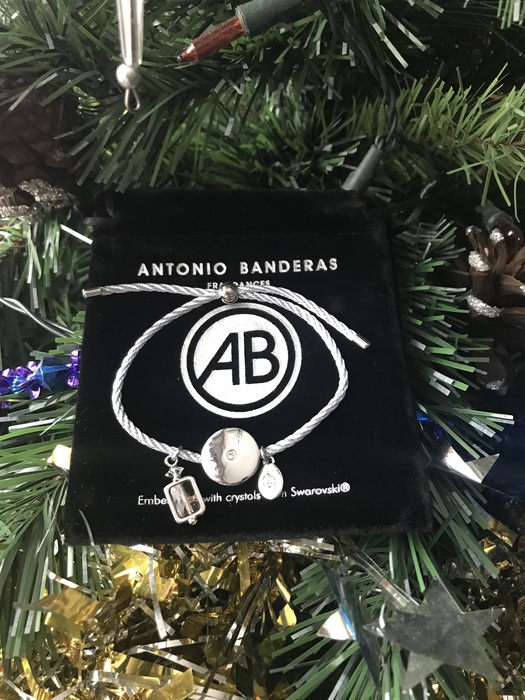 Приз акции Antonio Banderas «Блистай в Новом году с  Antonio Banderas!»