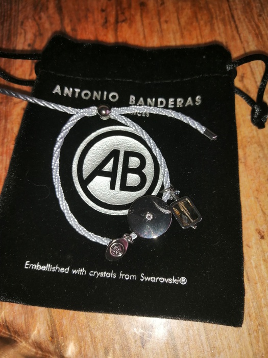 Приз акции Antonio Banderas «Блистай в Новом году с  Antonio Banderas!»