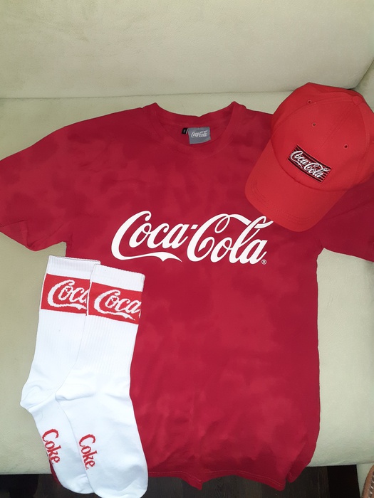Приз акции Coca-Cola «Добавь вкуса с коллекцией Кока-Кола в Пятерочке!»