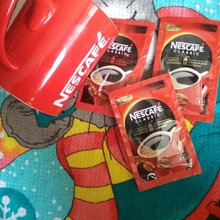 Красная кружка от Nescafe