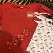 Носки, футболка и сумка от Heinz
