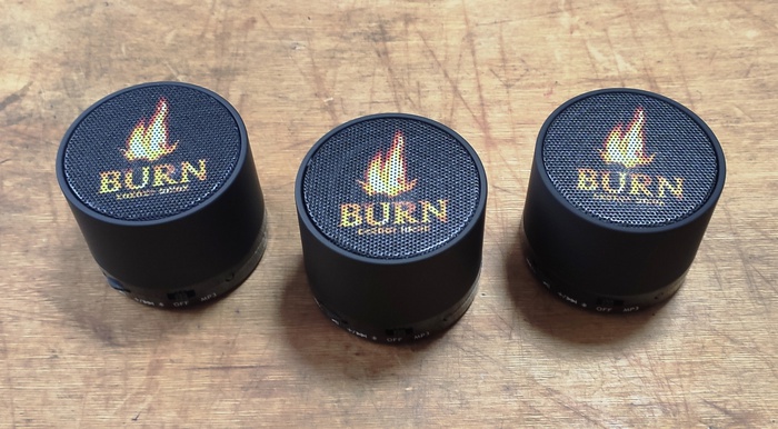 Приз акции Burn «Купи Burn – получи возможность выиграть караоке и другие призы»