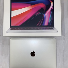 Apple MacBook 13-inch M1 chip от Выигрыш в Инстаграм за отметку друзей