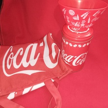 Фартук, банка и салатница от Coca-Cola