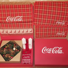 Наборы для украшения новогоднего стола от Coca-Cola