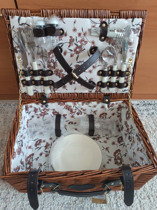 Приз акции Garnier «Фестиваль Garnier Ambre Solaire в сети Магнит»