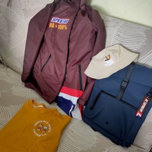 Дождевик, панама, футболка и рюкзак от Snickers