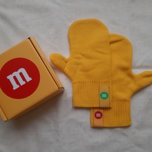 Варежки от M&M's